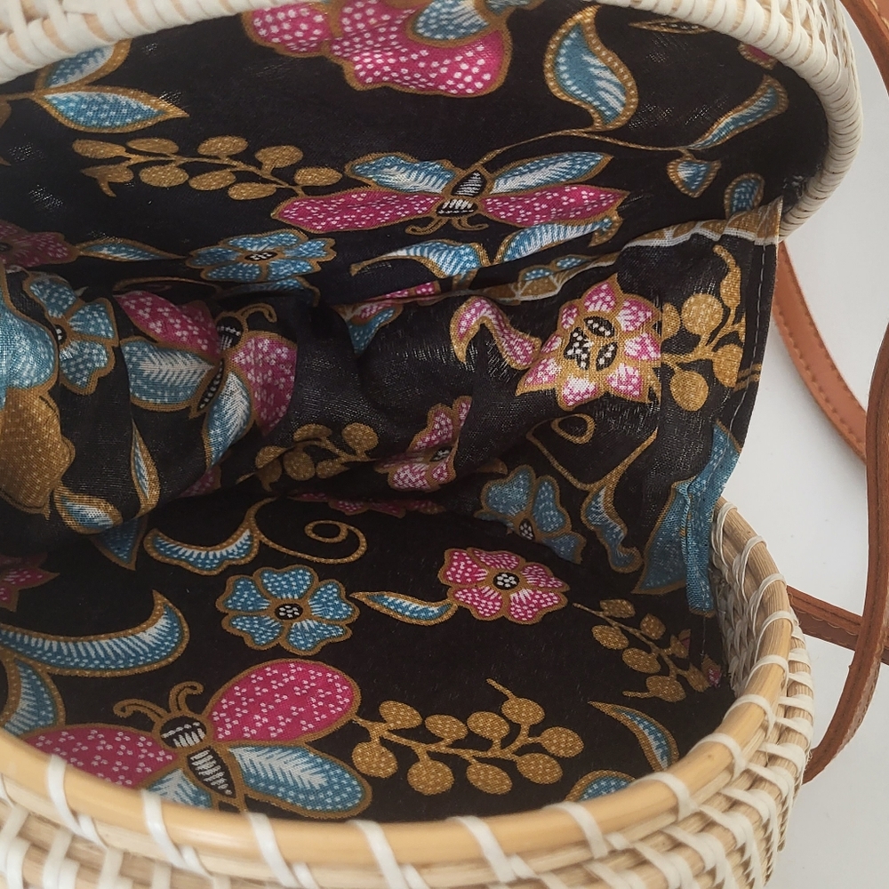 Bali Round Rattan Crossbody Shoulder Purse - Picture 3 of 3